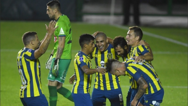  Rosario Central goleó a Huachipato y quedó primero