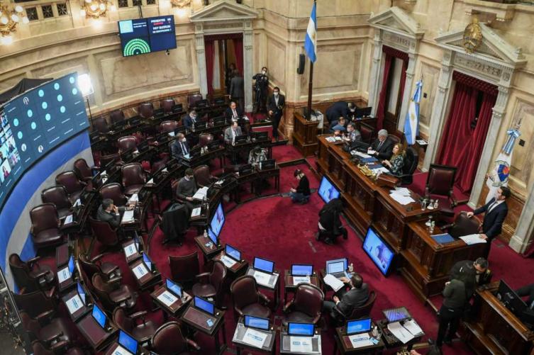 El oficialismo aprobó el proyecto de ley de restricciones