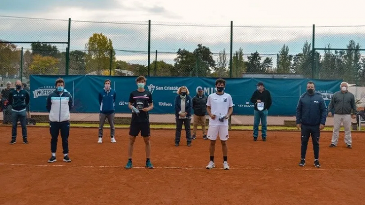 Las federaciones de tenis y básquet suspendieron torneos