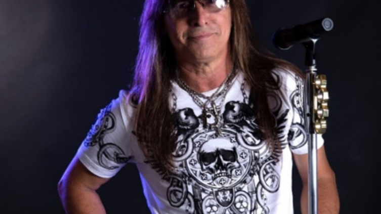 La voz de “Rata Blanca”, lanzó el esperado EP
