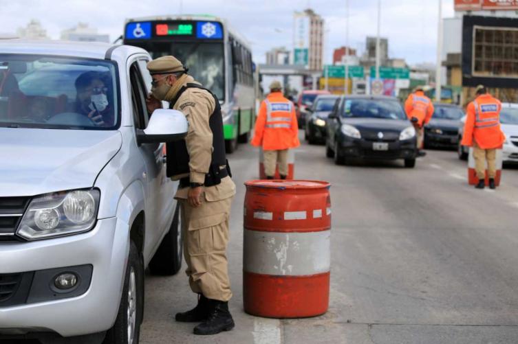 El Gobierno evalúa restricciones 