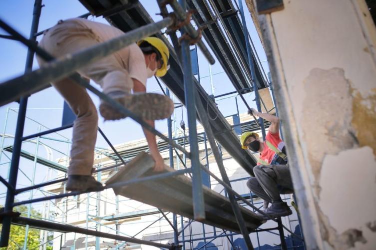 Estación Mitre: cómo es el trabajo de restauración del emblemático edificio