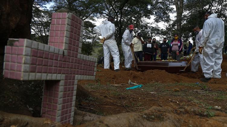 Brasil superó los 450.000 muertos y se teme a una tercera ola