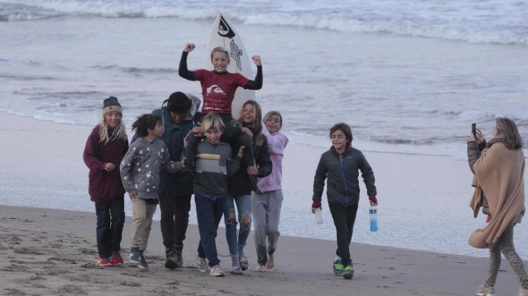 Surf: niño de 12 años se consagró bicampeón nacional