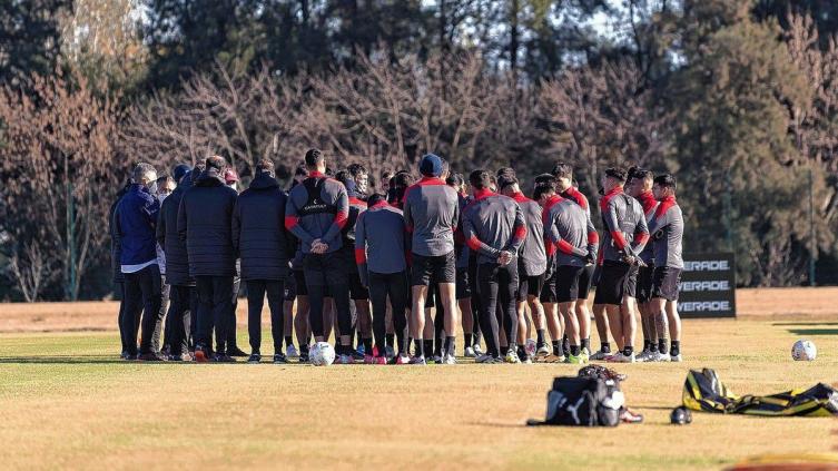 Colón está en San Juan esperando por Independiente