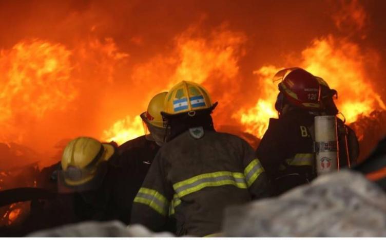 En su día, bomberos voluntarios piden ser vacunados