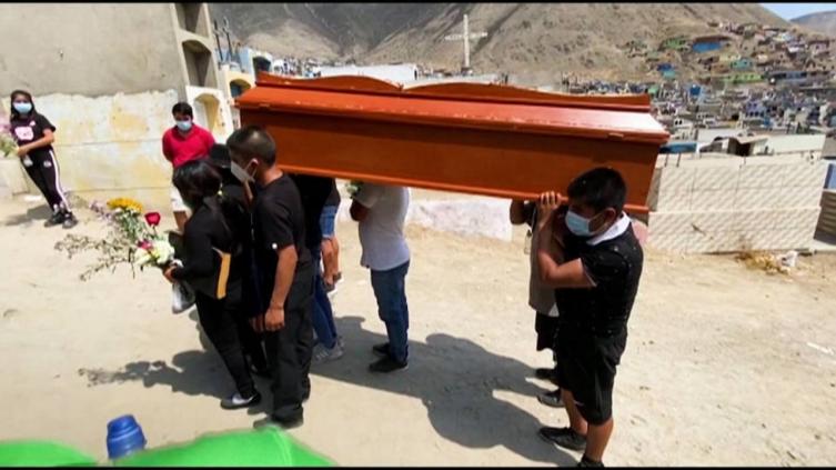 Perú actualizó cifra de fallecidos y ahora es el país con más muertes por cada 100 mil habitantes