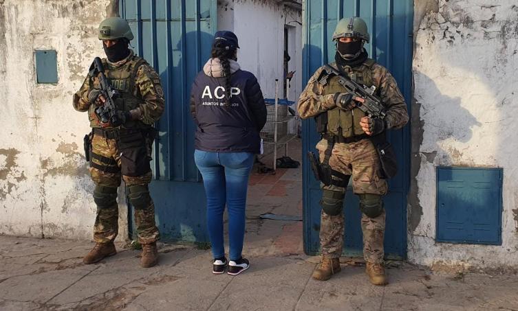 Santa Fe: cayó una banda de policías y civiles que usurpaba inmuebles 