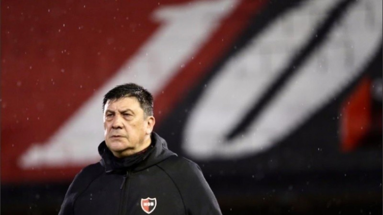 Newell´s: rescindir a Burgos luego nombrar al nuevo manager