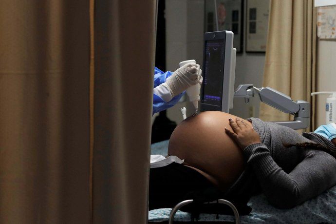 Covid: Una mujer de 33 años murió tras dar a luz