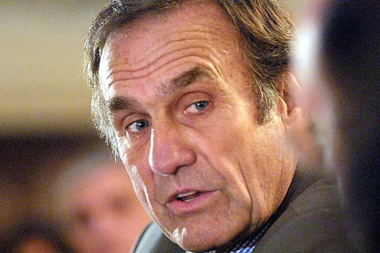 Carlos Reutemann continúa bajo pronóstico reservado