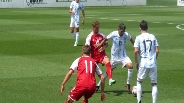 La selección argentina Sub 23 revirtió el partido ante Dinamarca