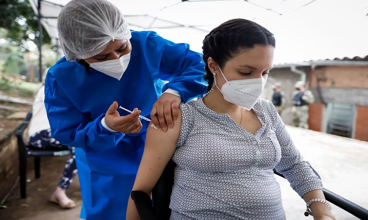 COVID-19: Ecuador vacunará a embarazadas y a niños desde los tres años