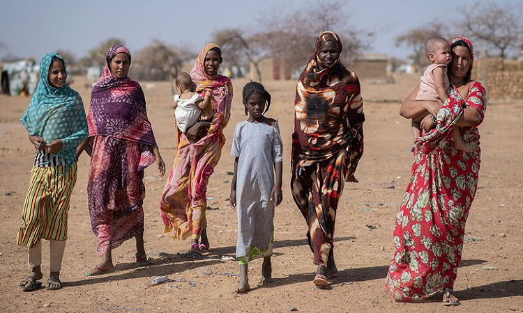 “Ponchos Azules”: iniciativa para visibilizar la realidad de los refugiados