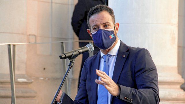 Sukerman descartó vacunatorios vip en la provincia