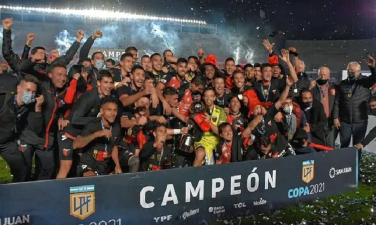 La situación contractual del Colón campeón 