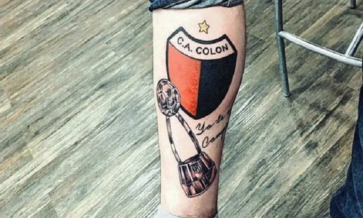 Un intendente en Jujuy se hizo un tatuaje de Colón
