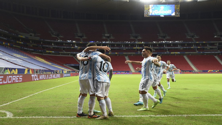 La Argentina sufrió, pero le ganó a Uruguay 1 a 0 y se llevó su primera victoria