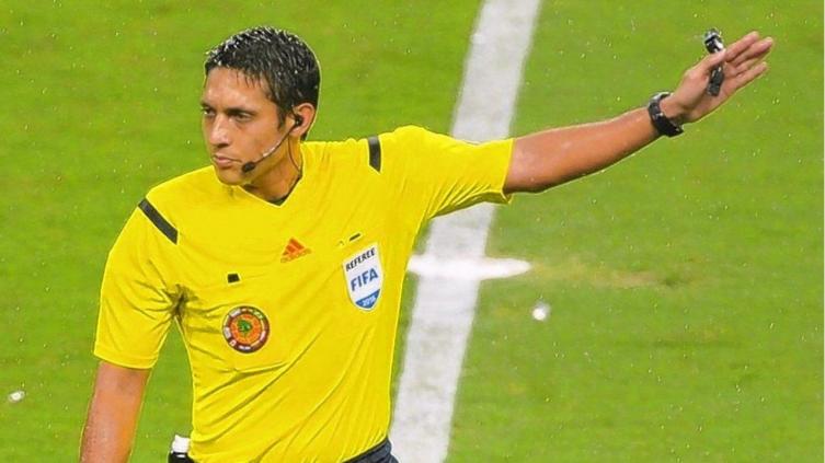 El venezolano Jesús Valenzuela dirigirá Argentina contra Paraguay