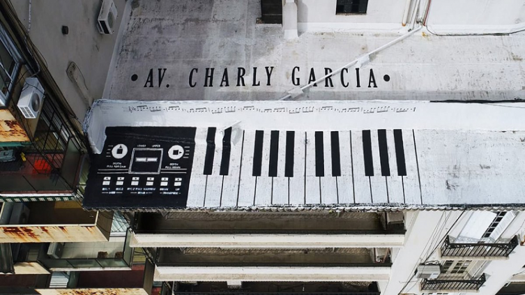 “Avenida Charly García”: el mural y el proyecto que busca cambiarle el nombre a Coronel Díaz