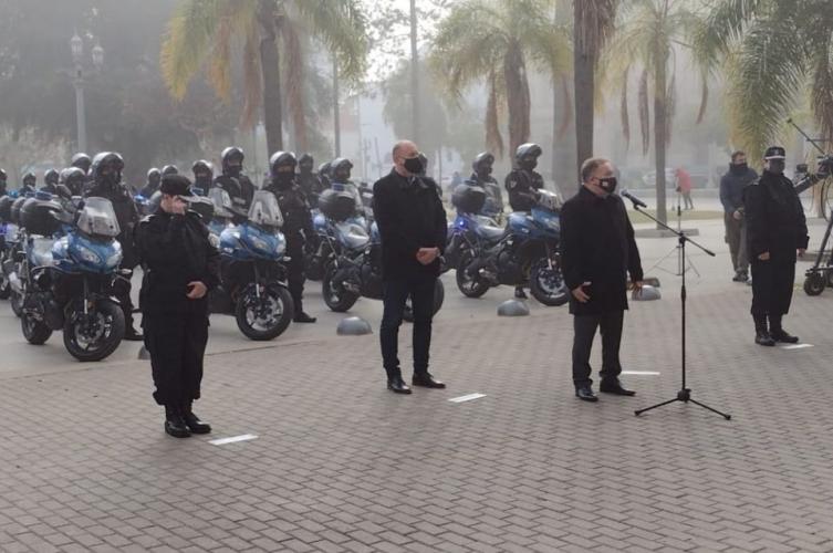 Perotti y Lagna entregaron 36 motos policiales para la Regional N° 1