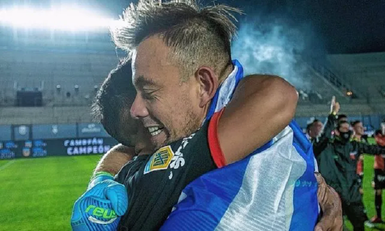  Colo Colo ofertó por Burián
