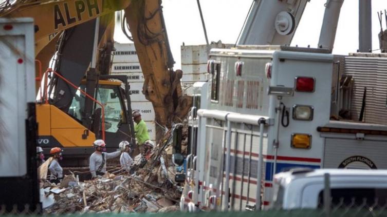 Derrumbe en Miami: suben a 11 los muertos y son 150 los desaparecidos
