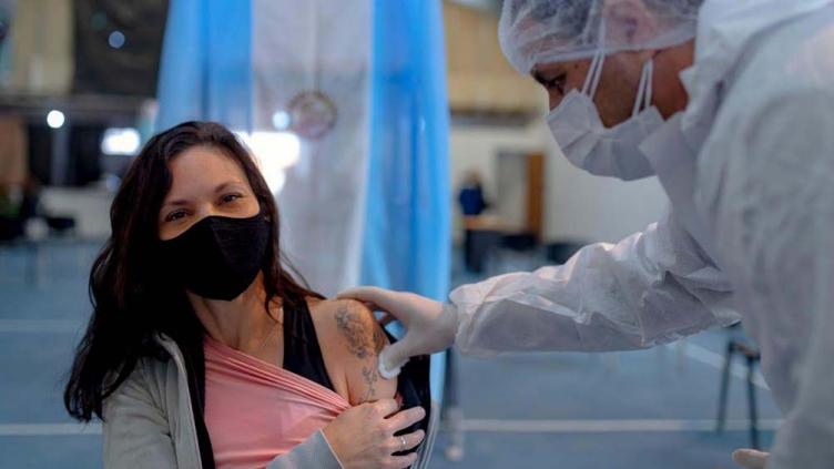 Más del 35% de la población está vacunada con al menos una dosis
