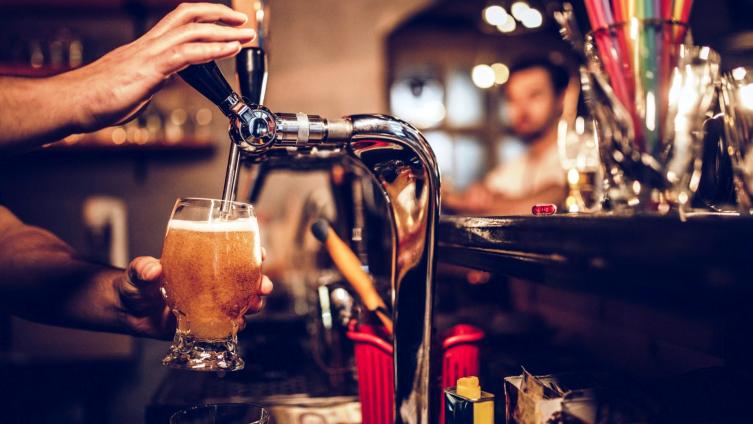 Santa Fe extiende el horario de cierre de locales gastronómicos y habilita la pesca deportiva