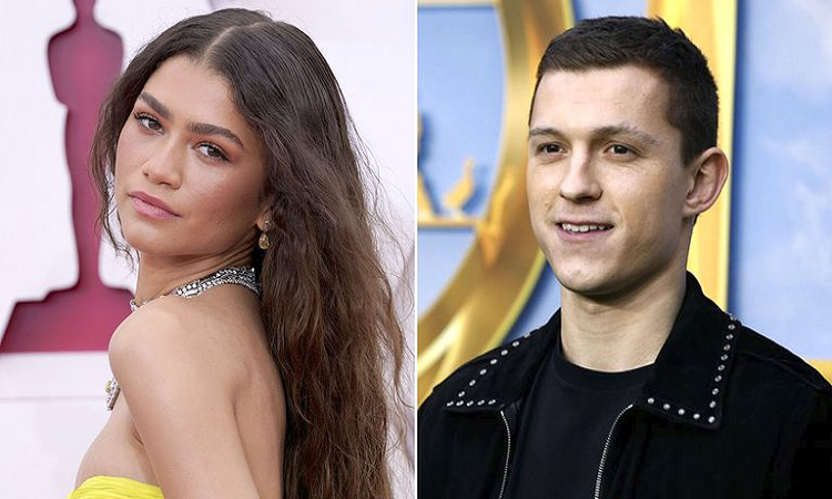 Zendaya y Tom Holland fueron atrapados besándose en el auto 