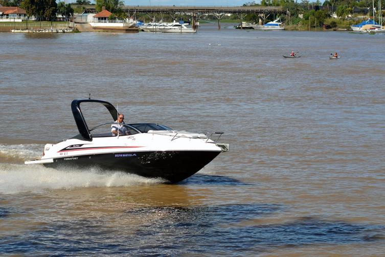 Con un río bajo, piden extremar la seguridad en las embarcaciones