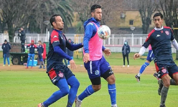 Unión y Godoy Cruz empataron sin goles en La Martona