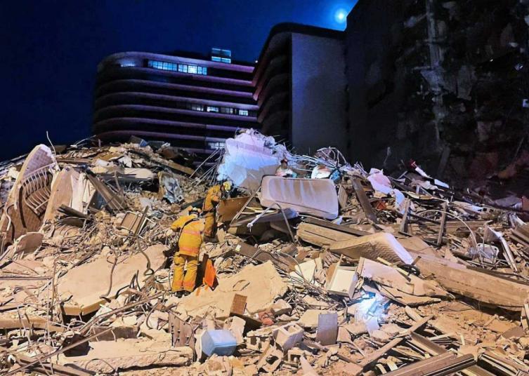 Ya son 54 los muertos por el derrumbe de un edificio en Miami