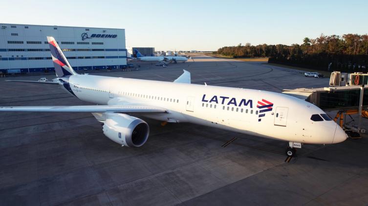 Ya son 9 las aerolíneas que dejaron de operar en la Argentina