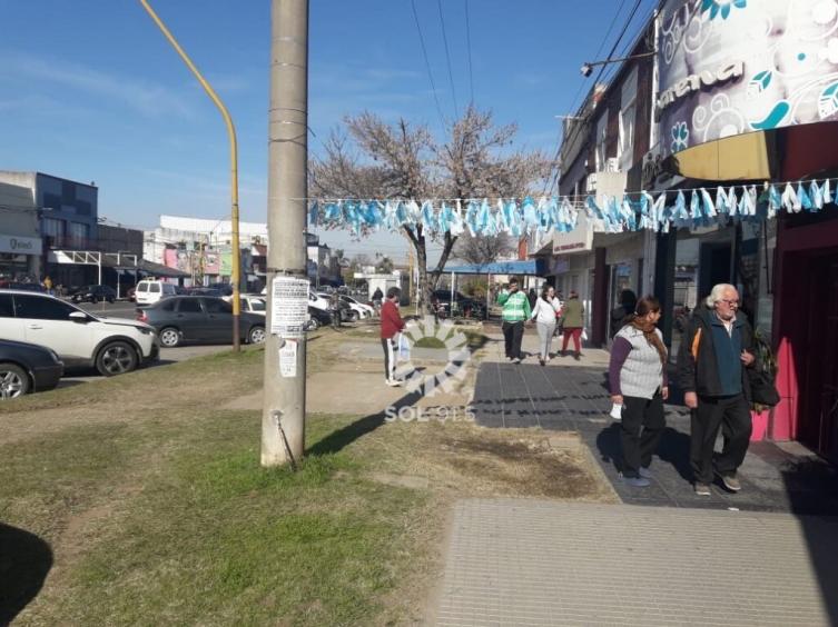 La avenida Aristóbulo del Valle vive a pleno el 9 de Julio