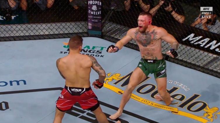 Conor McGregor sufrió una impactante lesión en su pierna izquierda