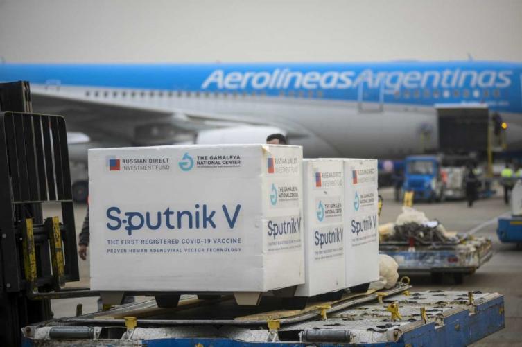 Arribaron al país más de 500 mil segundas dosis de Sputnik y otras 768 mil de Sinopharm