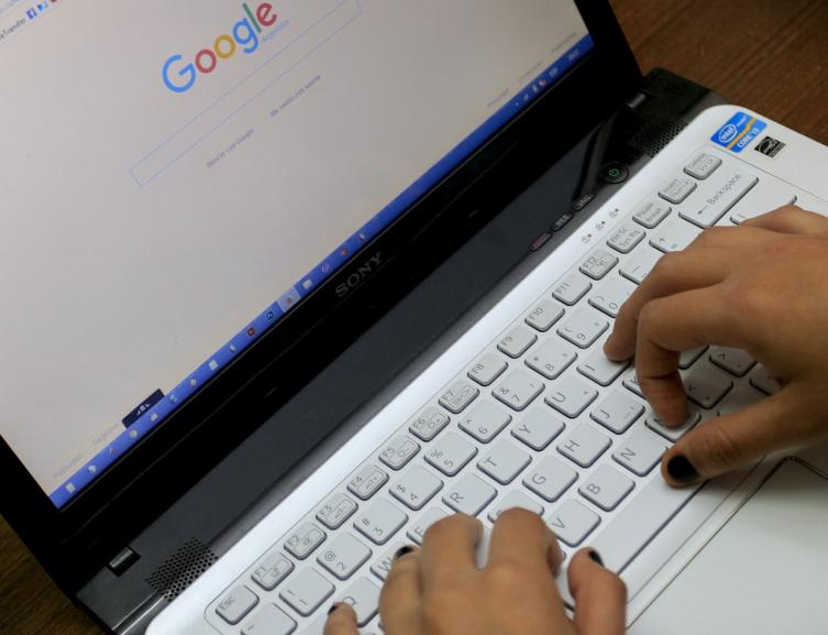 Autorizan subas del 5% en Internet, telefonía fija y TV por cable