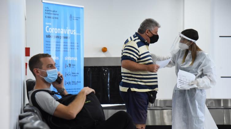 Se detectó un segundo caso de un santafesino con la cepa Delta