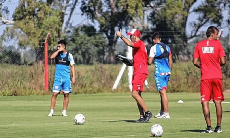Azconzábal planifica pensando en River