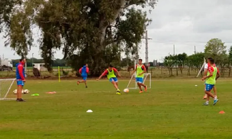 Unión entrena pensando en Banfield