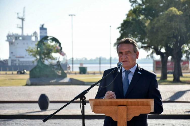 Rossi confirmó su renuncia y pidió que Perotti pida licencia 