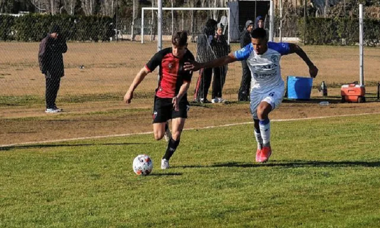 Colón empató sin goles ante Godoy Cruz