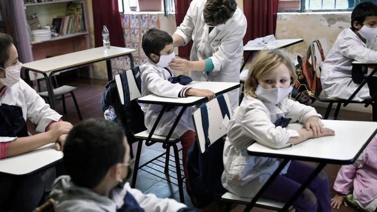 Uruguay retoma la presencialidad plena en las escuelas