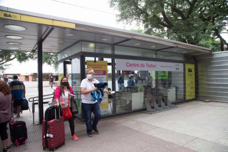 Evalúan permitir el ingreso de extranjeros que tengan la dos  dosis