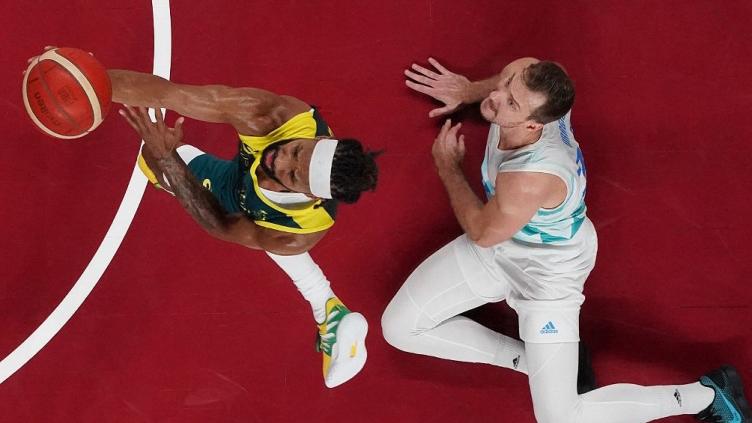 Australia venció a Eslovenia y ganó la medalla de bronce en el básquetbol