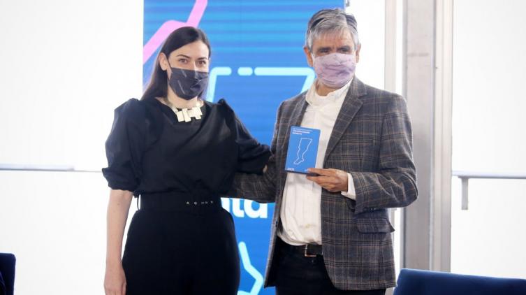 La provincia reconoció a tres científicos que dejaron su marca