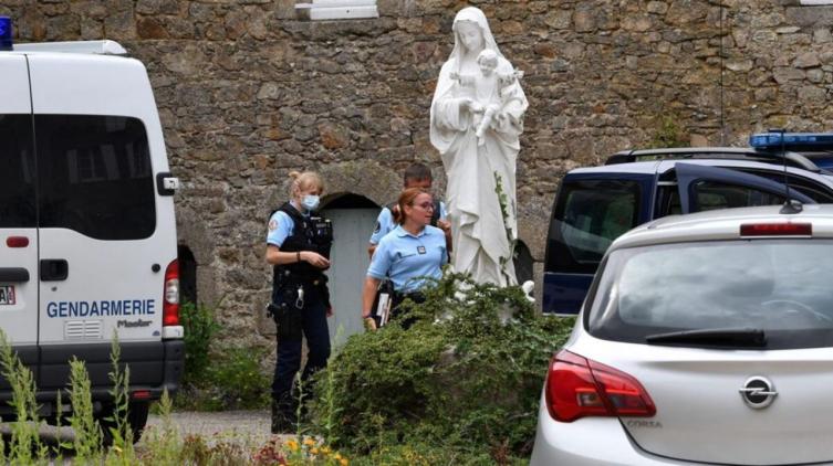 Francia: encontraron muerto a un sacerdote y y detuvieron a un sospechoso