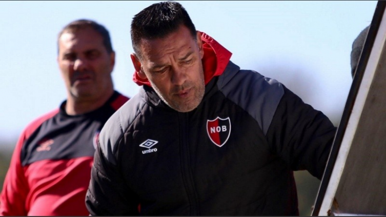 Newell's: Gamboa repetiría el equipo ante Racing