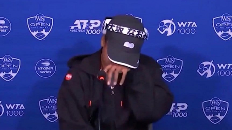 Naomi Osaka lloró en una conferencia de prensa
